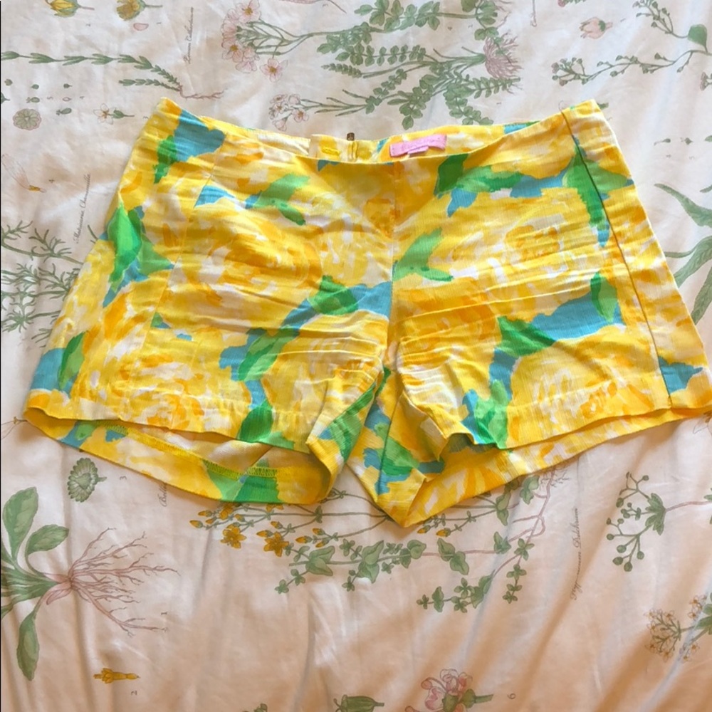 Lilly Pulitzer shorts ☀️